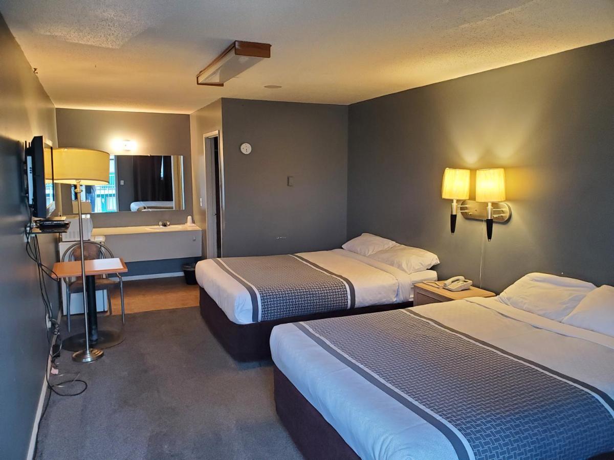 Wild Rose Country Inn Grande Prairie Exterior foto